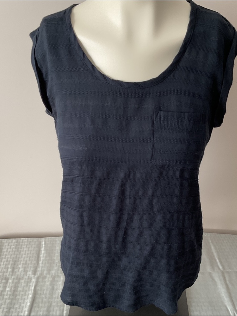 Banana Republic Textured Scoop Neck T-Shirt